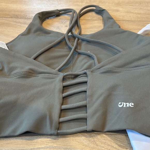 Muses Only Two Bras Size 4 - Picture 3 of 4